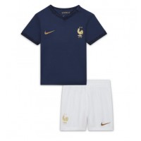 Billiga Frankrike Barnkläder Hemma fotbollskläder till baby VM 2022 Kortärmad (+ Korta byxor)